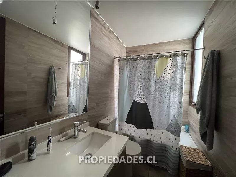 Departamento En Venta De 3 Dorm. En Lo Barnechea