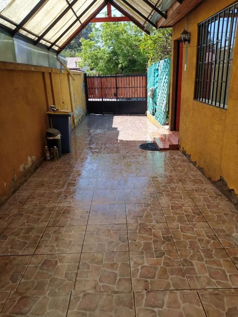 Oportunidad Casa Solida Cercana Metro Rojas Magalanes