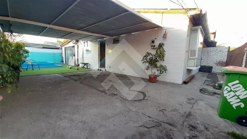 Casa En Venta De 3 Dorm. En Metro Las Mercedes