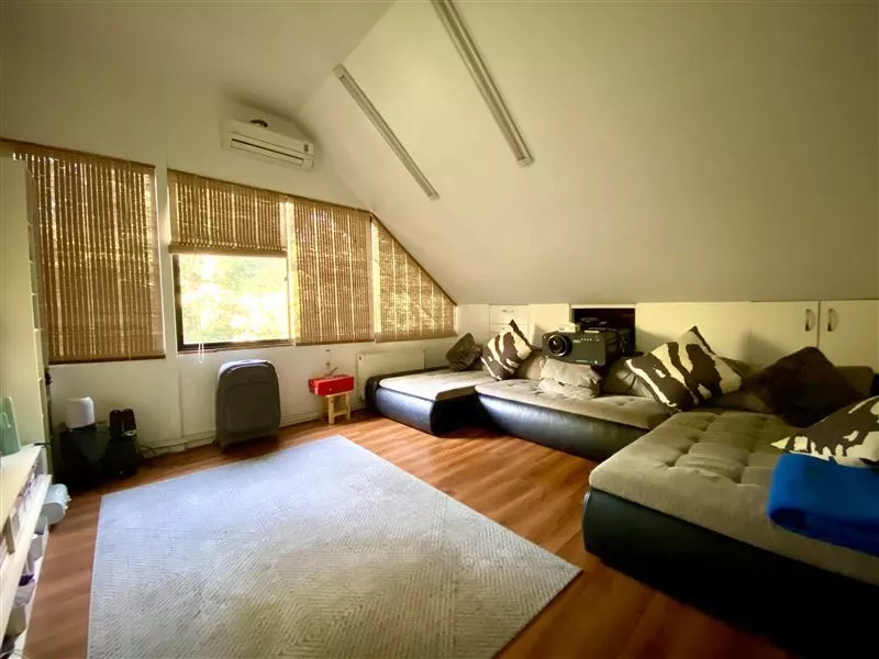Casa En Venta De 5 Dorm. En Las Condes