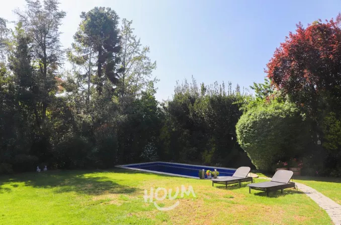 Casa En Venta De 5 Dorm. En Lo Barnechea