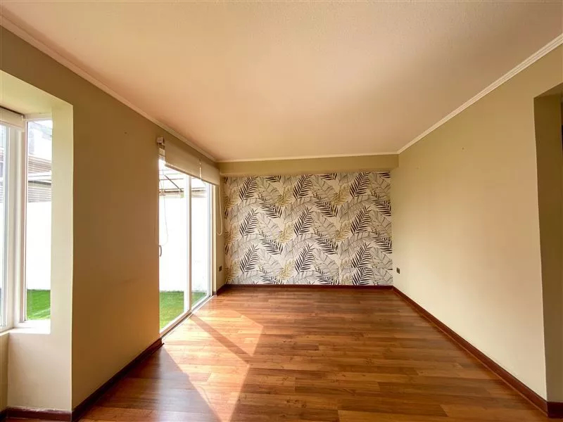 Casa En Venta De 4 Dorm. En Puente Alto
