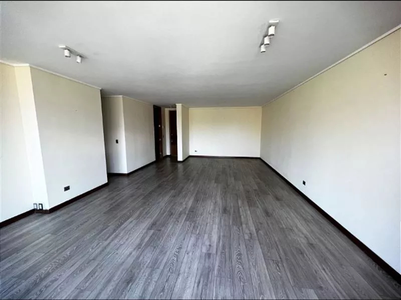 Departamento En Venta De 2 Dorm. En Lo Barnechea