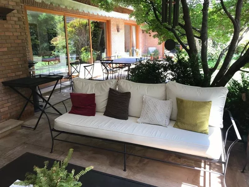 Casa En Venta De 5 Dorm. En Lo Barnechea