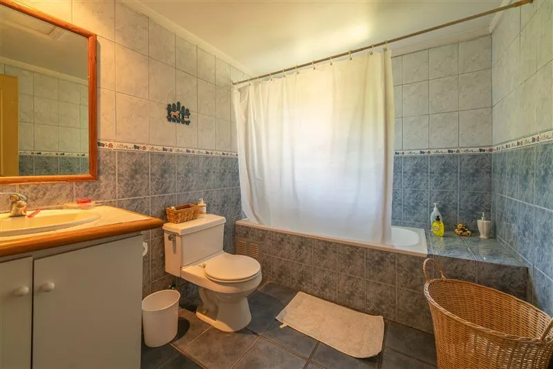 Casa En Venta De 6 Dormitorios En Calera De Tango