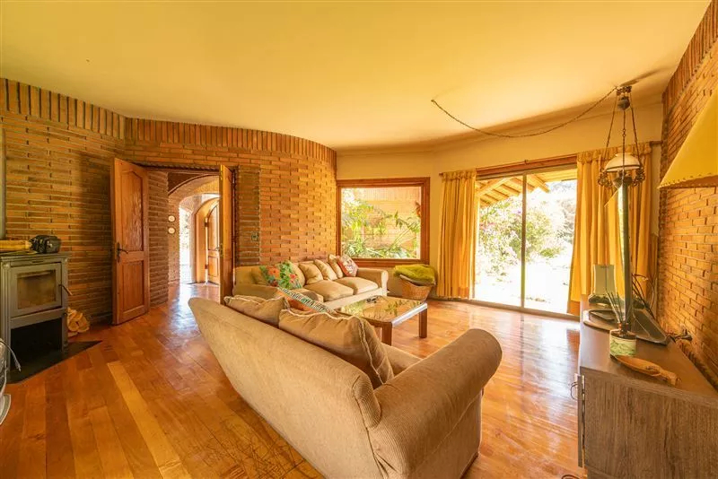 Casa En Venta De 6 Dormitorios En Calera De Tango