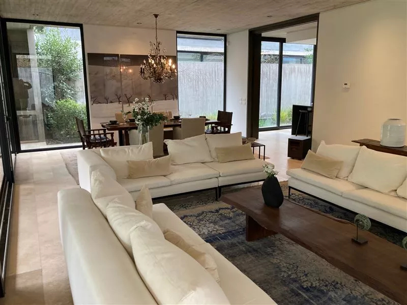 Casa En Venta De 3 Dorm. En Lo Barnechea
