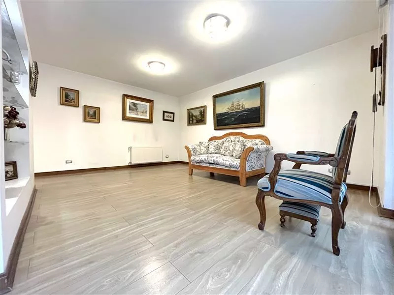 Casa En Venta De 5 Dorm. En Las Condes