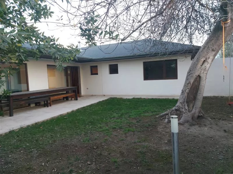 Casa En Venta De 4 Dorm. En Los Andes
