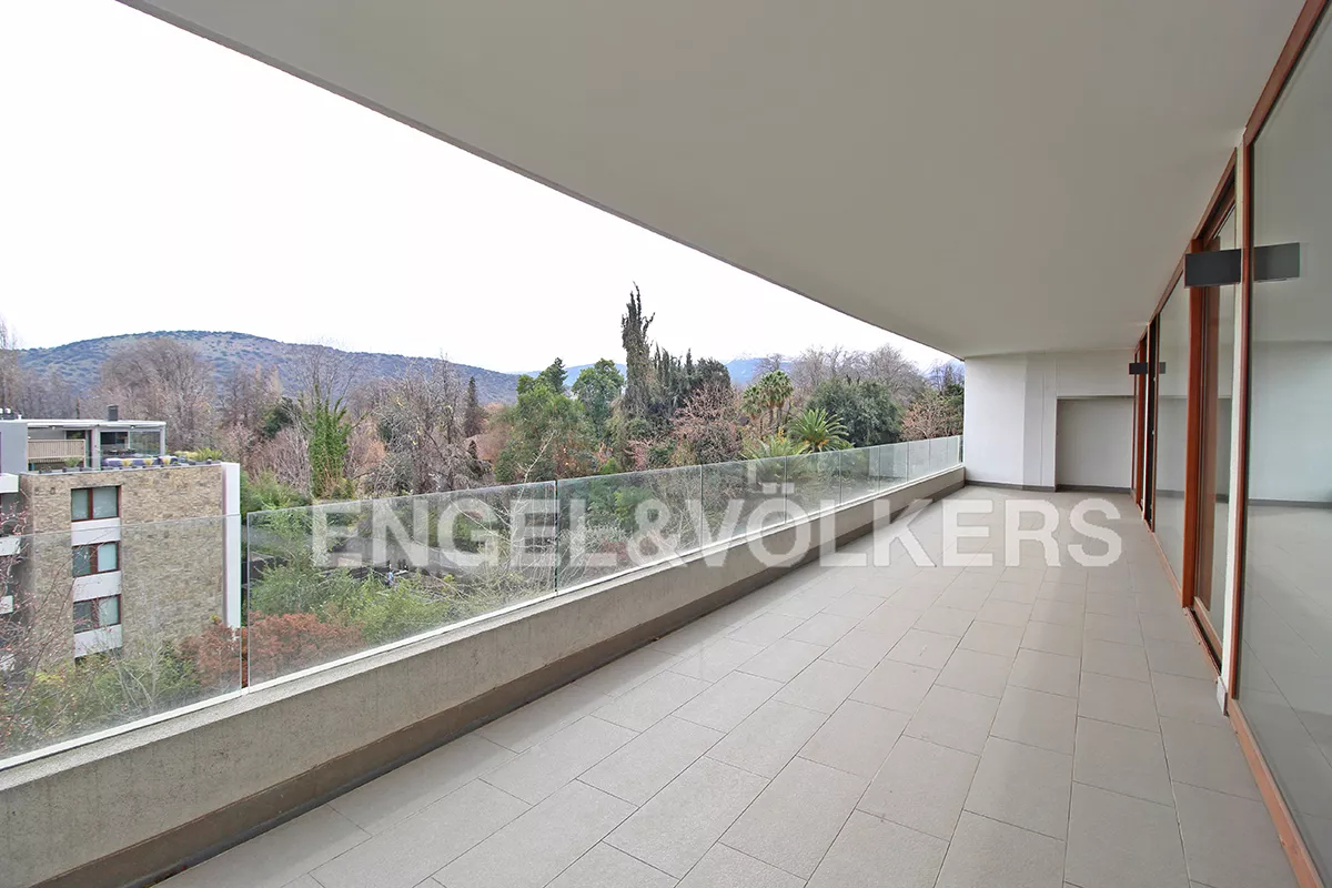 Charles Hamilton/ Estoril Gran Penthouse