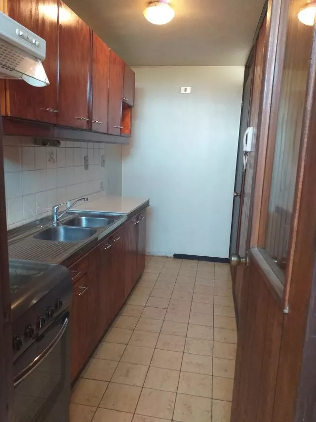 Poético Y Solido Departamento Con Vista Despejada Al Norte