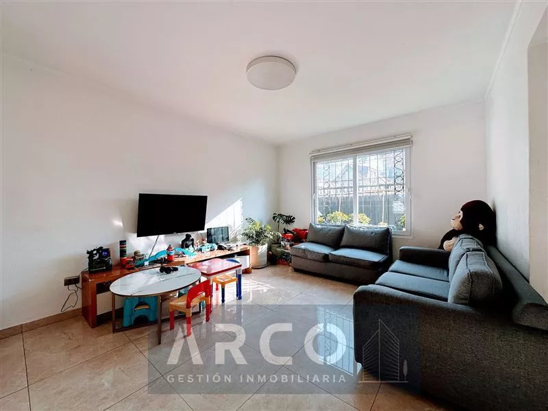 Casa En Venta 313 M2 Terreno. En Ñuñoa