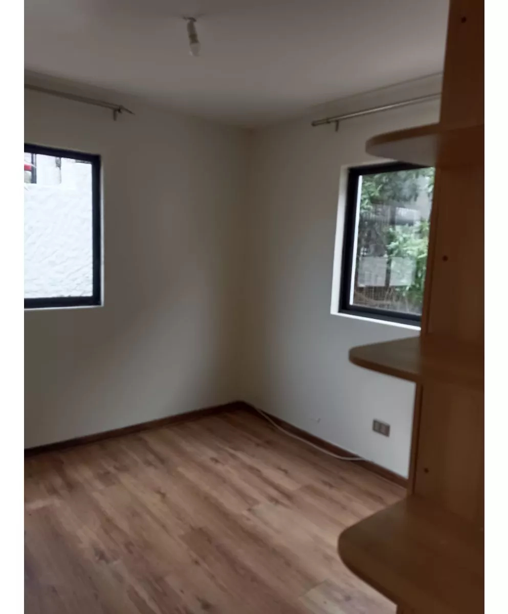 Amplia Casa En Venta - Lomas De Montemar