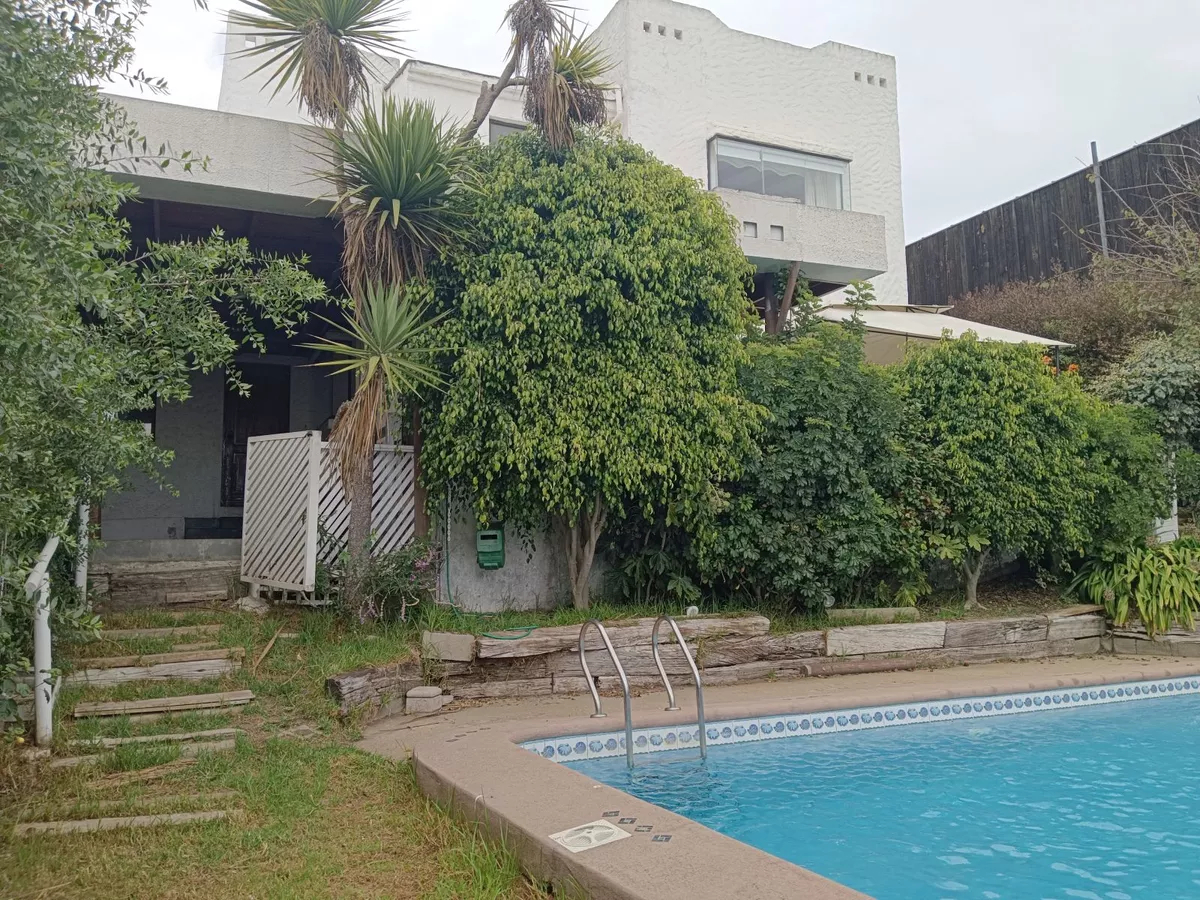 Amplia Casa En Venta - Lomas De Montemar