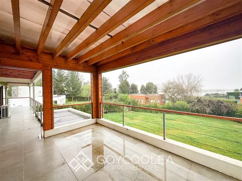 Casa En Venta De 4 Dorm. En Las Cabras