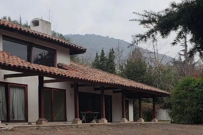 Casa Chilena En Jardín La Dehesa
