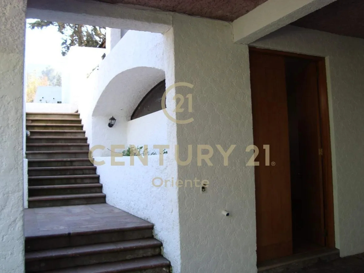 Casa En Condominio Privado Lo Curro Terreno 4.038 M2, Santa María De Manquehue, Vitacura