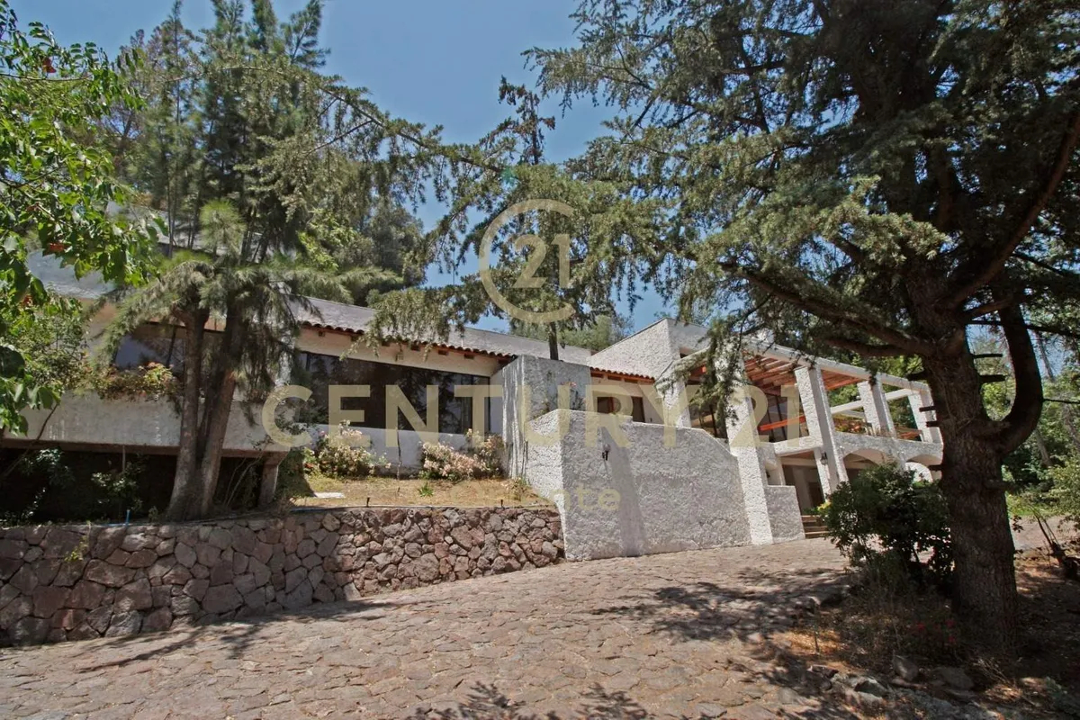 Casa En Condominio Privado Lo Curro Terreno 4.038 M2, Santa María De Manquehue, Vitacura