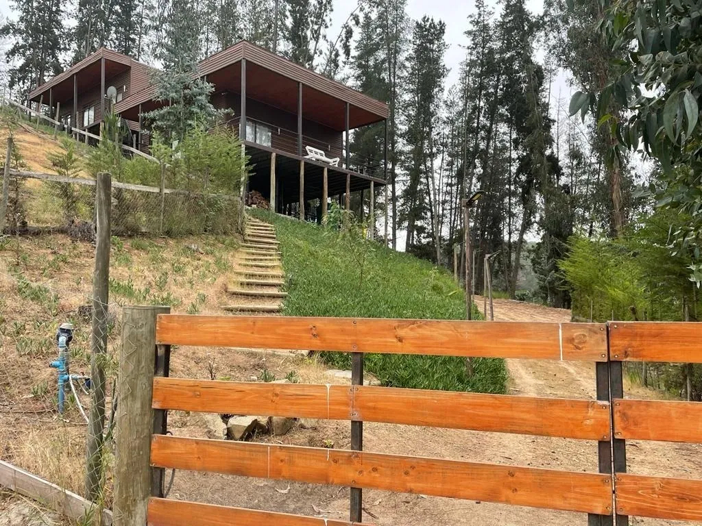 Casa En Altura Con Vista Al Lago En La Peninsula- Rapel