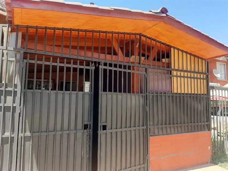 Casa En Venta De 3 Dorm. En Puente Alto
