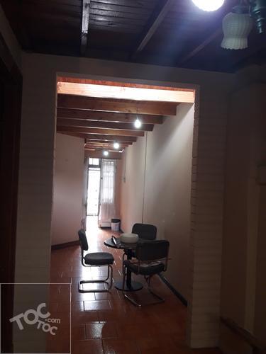 CASA CERCANA A COMERCIO BARRIO SAN ALFONSO Y MEIGS.