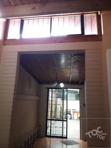 CASA CERCANA A COMERCIO BARRIO SAN ALFONSO Y MEIGS.