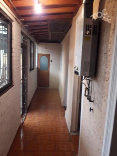 CASA CERCANA A COMERCIO BARRIO SAN ALFONSO Y MEIGS.