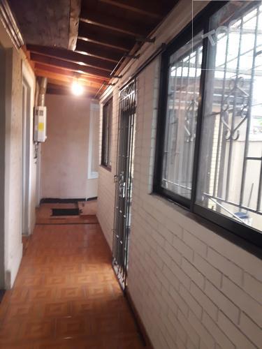 CASA CERCANA A COMERCIO BARRIO SAN ALFONSO Y MEIGS.