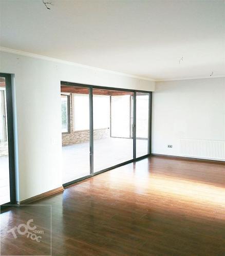 Alto Macul / Condominio Puerta Roja