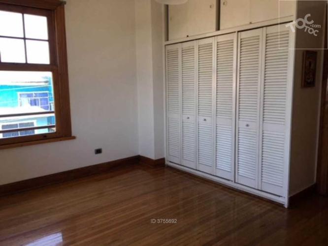 Maravillosa casona en Cerro Alegre con vista al mar, excelente estado, 6 estacionamientos
