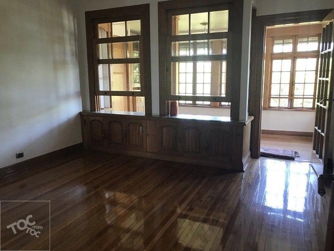Maravillosa casona en Cerro Alegre con vista al mar, excelente estado, 6 estacionamientos