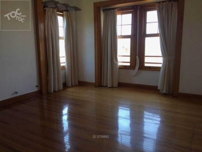 Maravillosa casona en Cerro Alegre con vista al mar, excelente estado, 6 estacionamientos