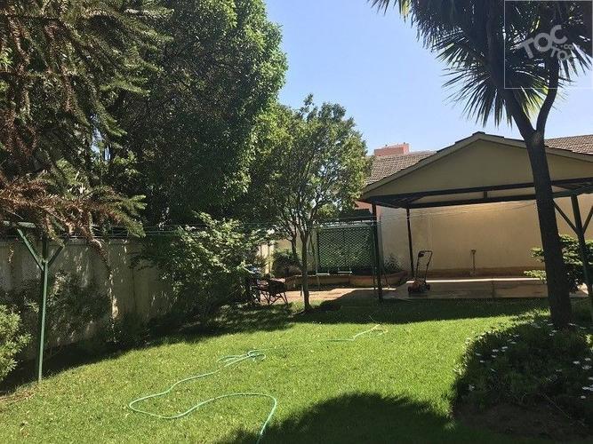 Maravillosa casona en Cerro Alegre con vista al mar, excelente estado, 6 estacionamientos