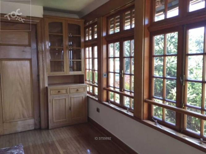 Maravillosa casona en Cerro Alegre con vista al mar, excelente estado, 6 estacionamientos