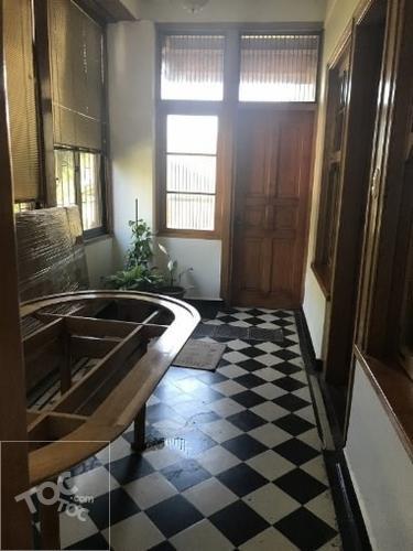Maravillosa casona en Cerro Alegre con vista al mar, excelente estado, 6 estacionamientos