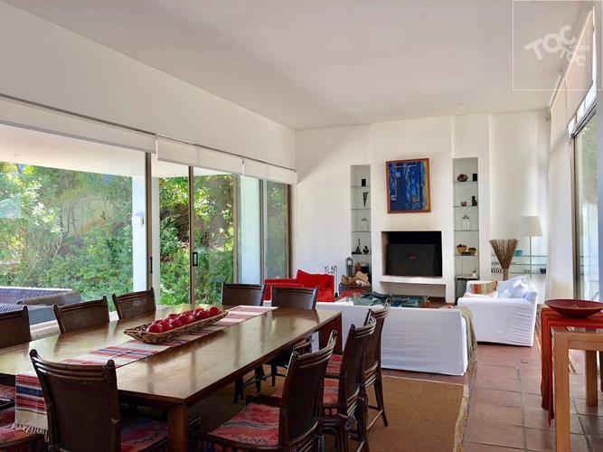 Exquisita, privada y sólida casa en Cachagua