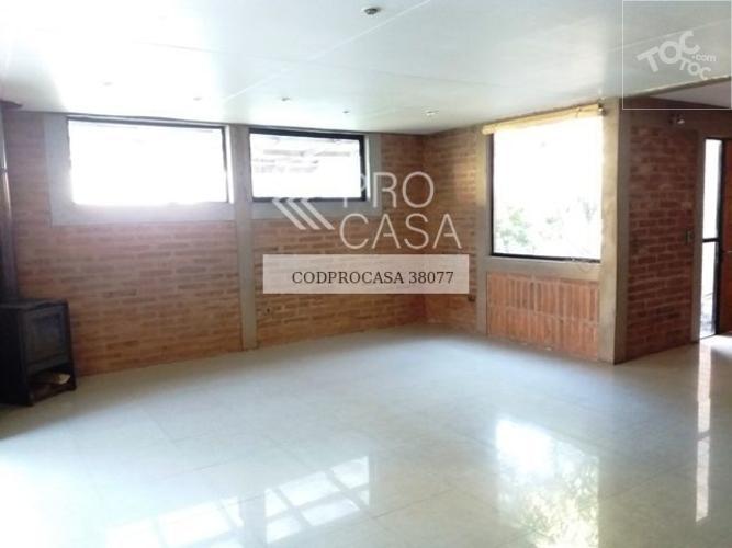 Avda. Manantiales/Los Peumos