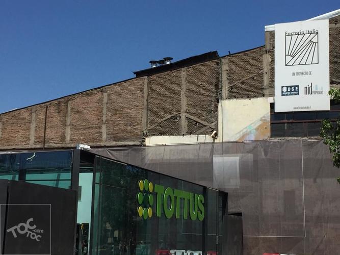 CASONA FRENTE A FACTORIA ITALIA /POTENCIAL PROYECTO TOWNHOUSE