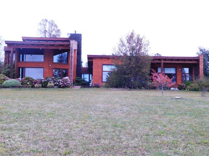Casa con Magnifica vistas al Lago en Pucon