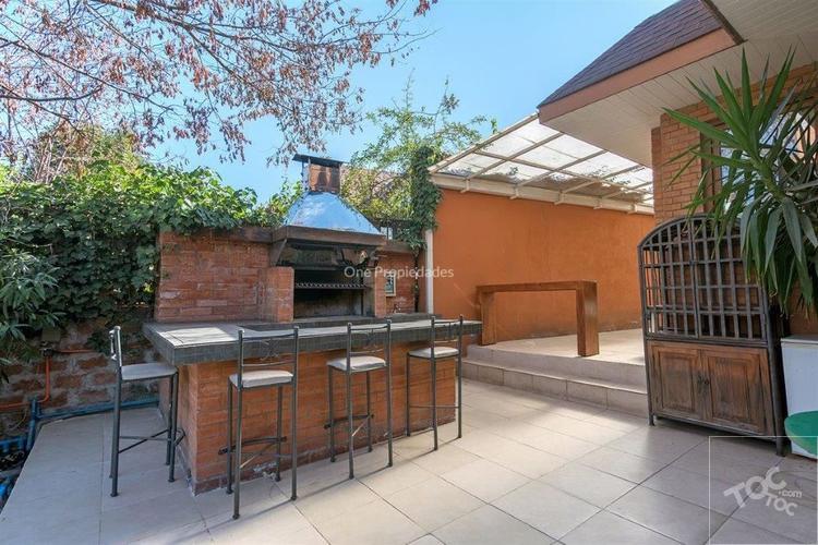 OPORTUNIDAD CASA A PASOS COLEGIO MAYFLOWER