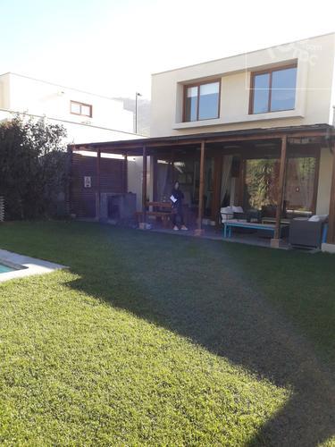 Colina, Chicureo, Av. Chamiseros - Camino Las Pataguas, casa cuatro dormitorios, tres baños. Se Vende