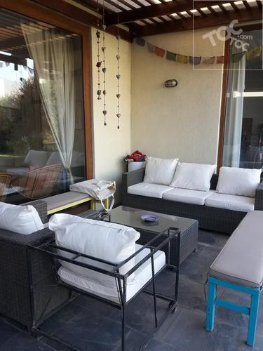 Colina, Chicureo, Av. Chamiseros - Camino Las Pataguas, casa cuatro dormitorios, tres baños. Se Vende