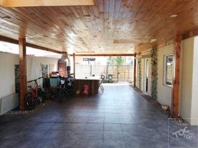 AMPLIA Y ACOGEDORA CASA UBICADA EN EL SECTOR VALLE LO CAMPINO