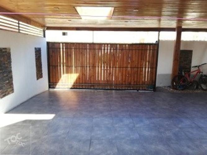 AMPLIA Y ACOGEDORA CASA UBICADA EN EL SECTOR VALLE LO CAMPINO