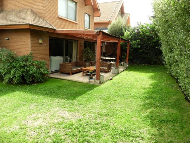 Se Vende-Preciosa Casa en Sector San Carlos de Apoquindo