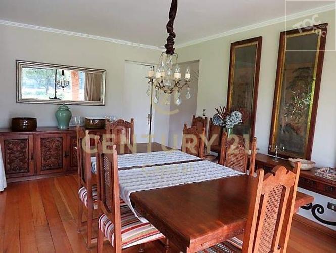 Chicureo central, Condominio Los Castaños