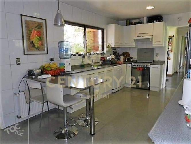 Chicureo central, Condominio Los Castaños