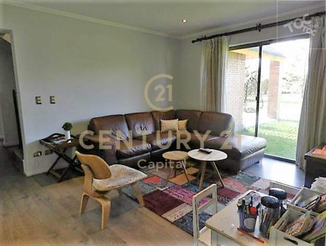 Chicureo central, Condominio Los Castaños
