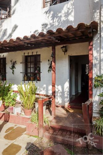 Amplia Estilo Español en Barrio República