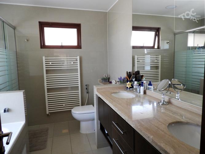 En Condominio - Linda Casa Sector San Carlos De Apoquindo